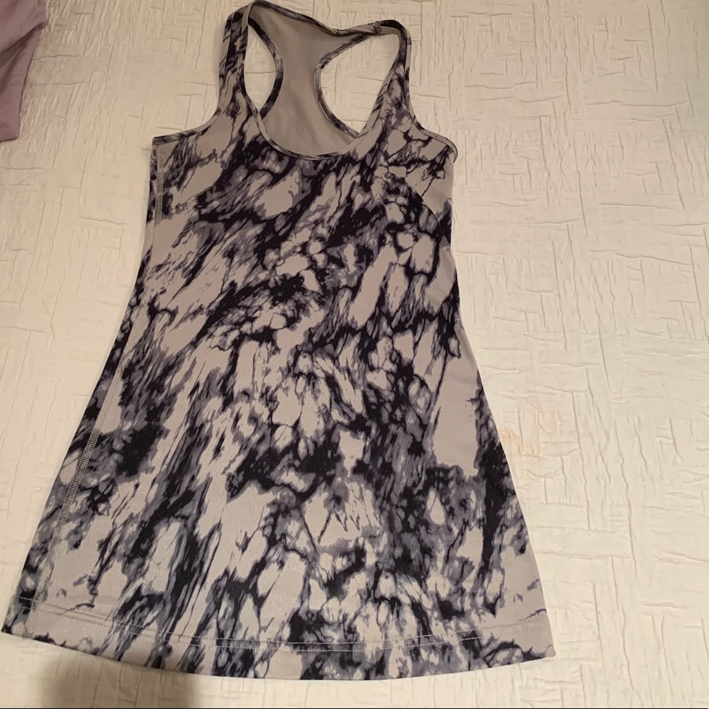 Lulu lemon size 2 tank